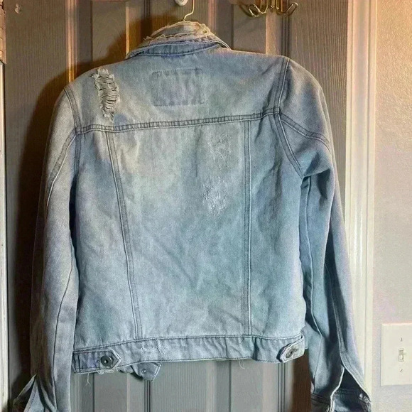 Rue 21 factory distressed blue Jean jacket size small - Picture 4 of 6